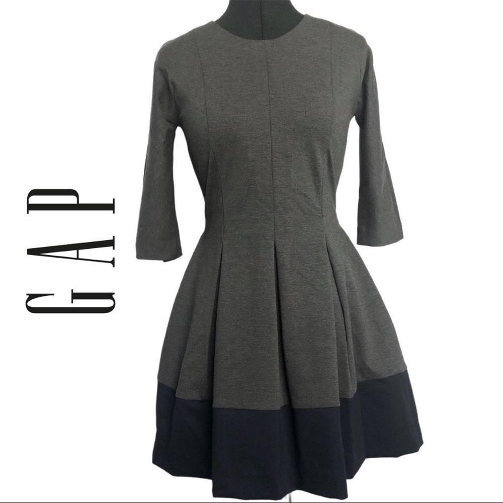 GAP | Fit and Flare Pleated Dress 3/4 Sleeve | XS